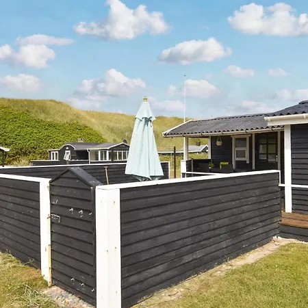2 Bedroom Amazing In Holiday home