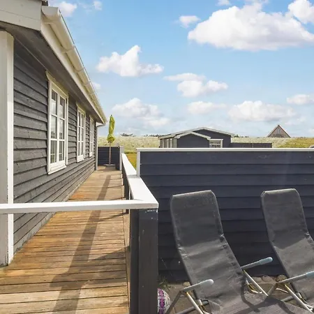 2 Bedroom Amazing In Holiday home *
