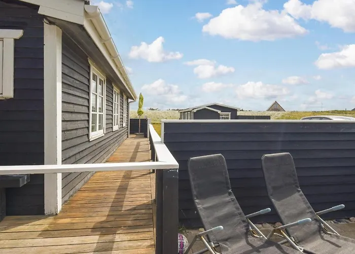 2 Bedroom Amazing In Hébergement de vacances *