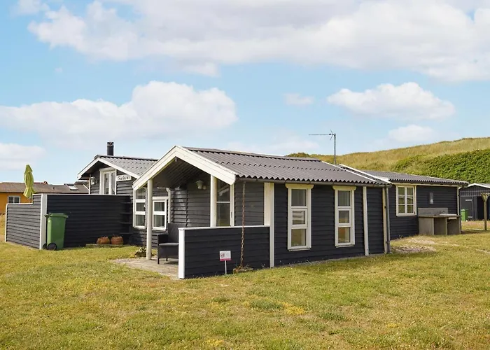 2 Bedroom Amazing In Hébergement de vacances *