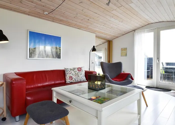 2 Bedroom Amazing In Hébergement de vacances *